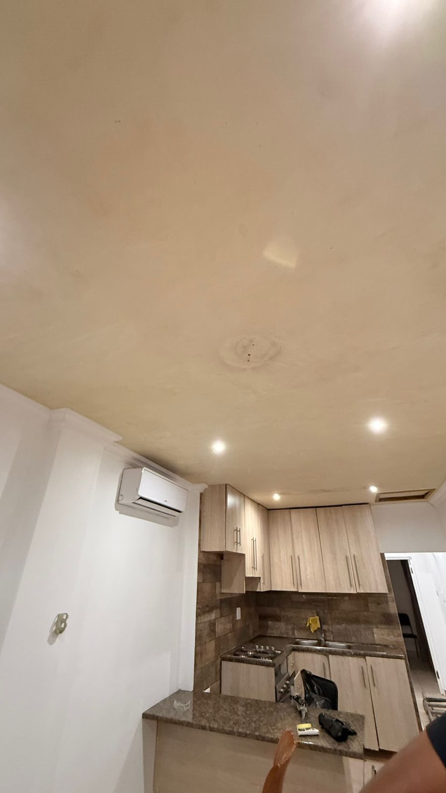 Room ceiling lighting installation